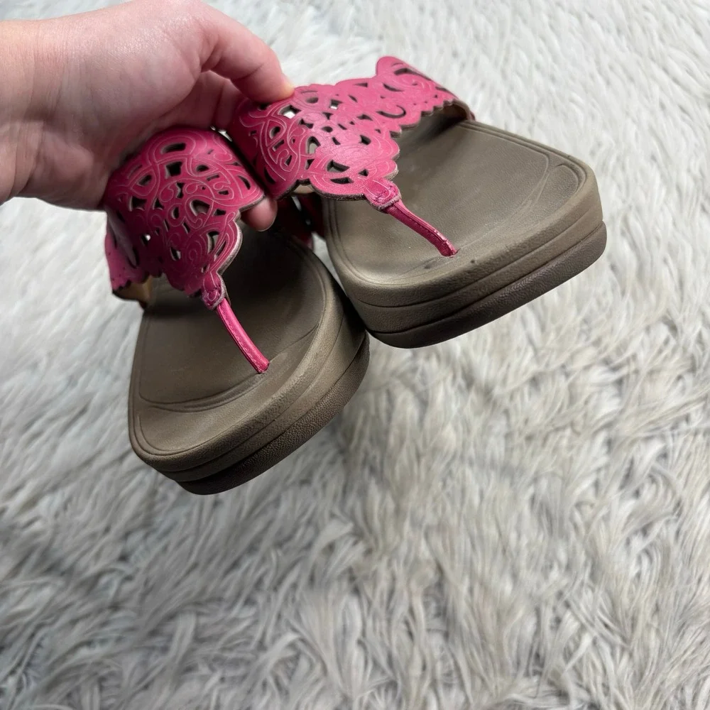 Fit Flop Women's 8 Pink Laser Cut Floral Thong Sandals Boho Artsy